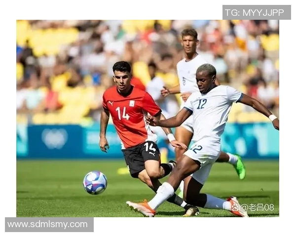 足球明星激战赛场瞬间精彩回顾与感动时刻的完美呈现 足球明星激战赛场瞬间精彩回顾与感动时刻的完美呈现