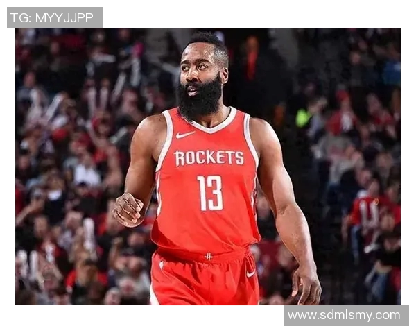 足球明星挑战哈登风格展现球场与篮球场的奇妙融合 足球明星挑战哈登风格展现球场与篮球场的奇妙融合