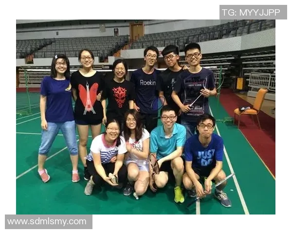 成都羽毛球队与南京羽毛球队赛后复盘分析意识碰撞与战术较量